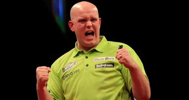 Mighty Mike schreeuwt en met vuisten