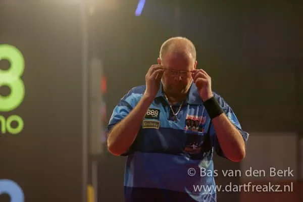 Raymond van Barneveld bril EuropeanChampionship2014 8265