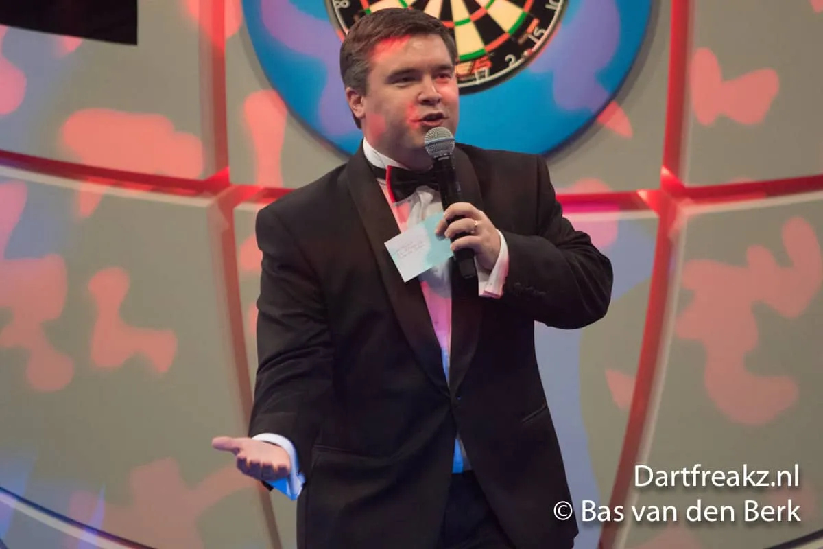 Richard Ashdown 9 12 2016 Bas van den Berk Finder Darts Masters 2016 0 14966