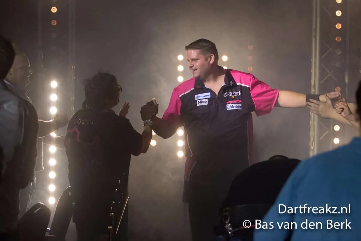 Scott Mitchell 10 12 2016 Bas van den Berk Finder Darts Masters 2016 0 15150