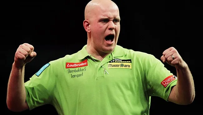Van Gerwen met vuisten