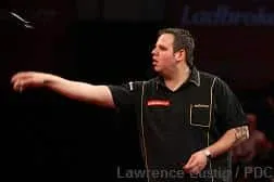 WLDDARTS RD1 LEWIS11