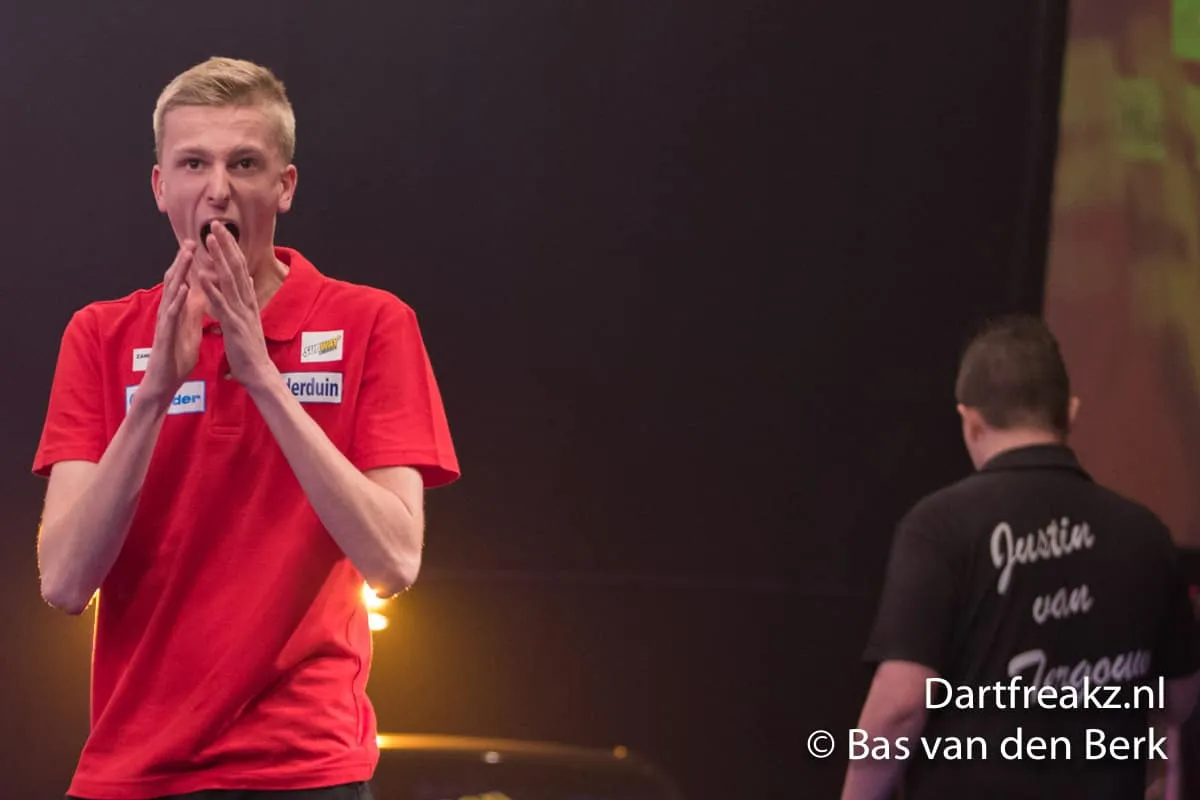 Wessel Nijman 10 12 2016 Bas van den Berk Finder Darts Masters 2016 0 15316