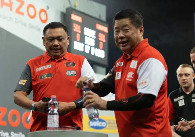 WorldCupR1 Singapore1