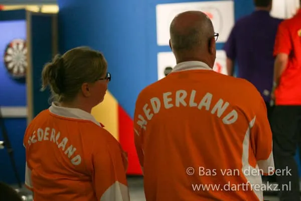 nederland coach lowlands 12