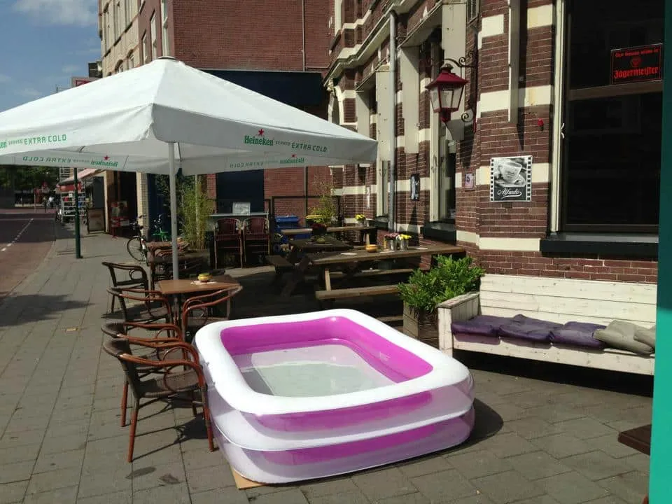zomers terras caf In Dubio