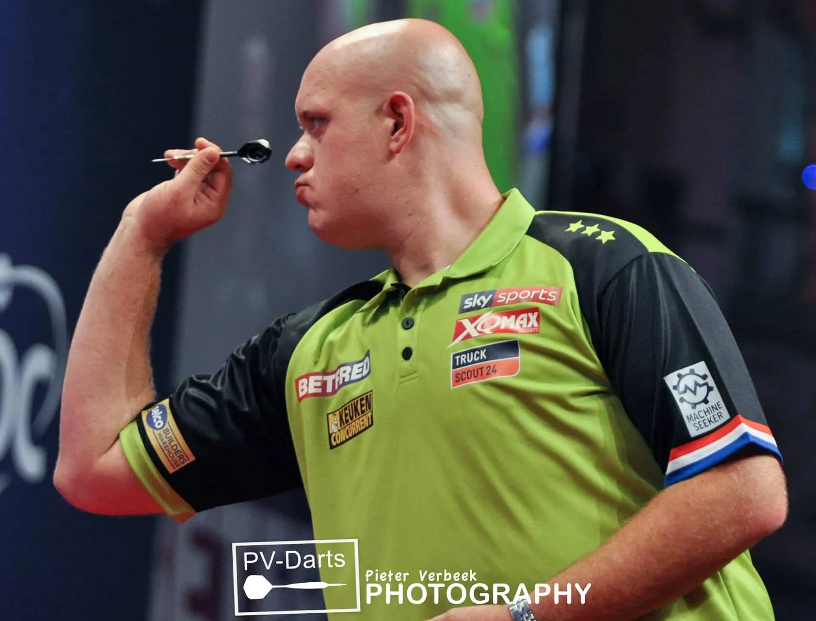 Michael van Gerwen WMP19 R2 2