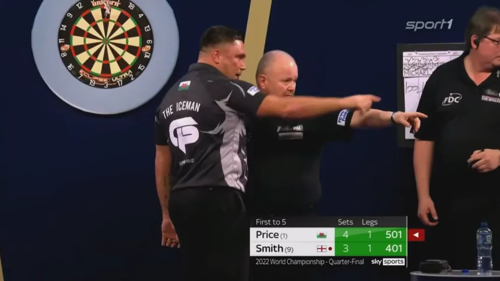 2022 01 02 11 05 50 PRICE VS CROWD INCIDENT Gerwyn Price vs Michael Smith  2022 World Championshi
