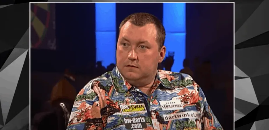 2020 06 14 16 41 37 De echte reden waarom Wilfred geen darts wil prese VOETBAL INSIDE YouTube