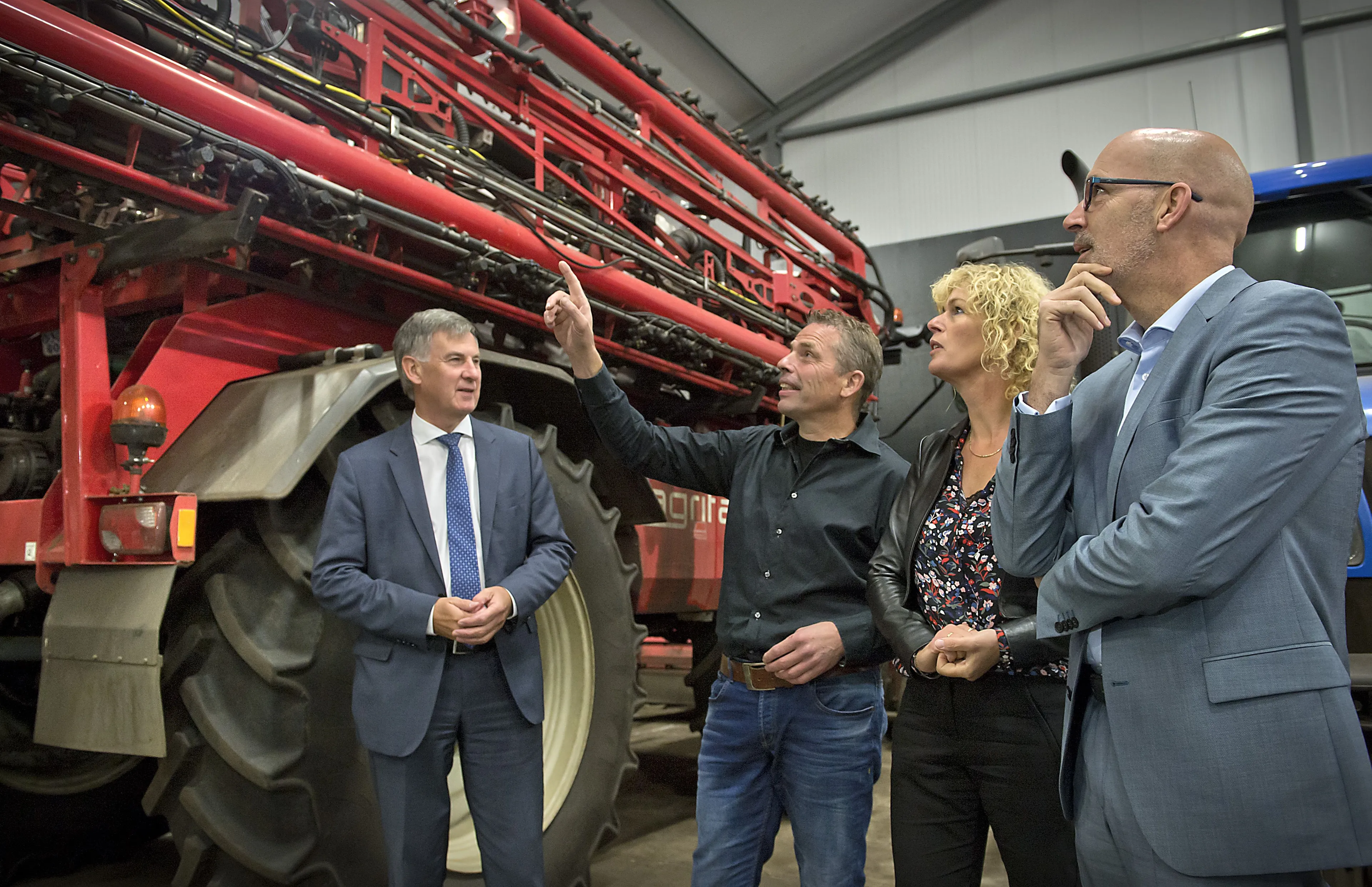 2018 135 ondertekening uvo nitraat cees bijl ger evenhuis trienke elshof en leo hendriks foto jan anninga