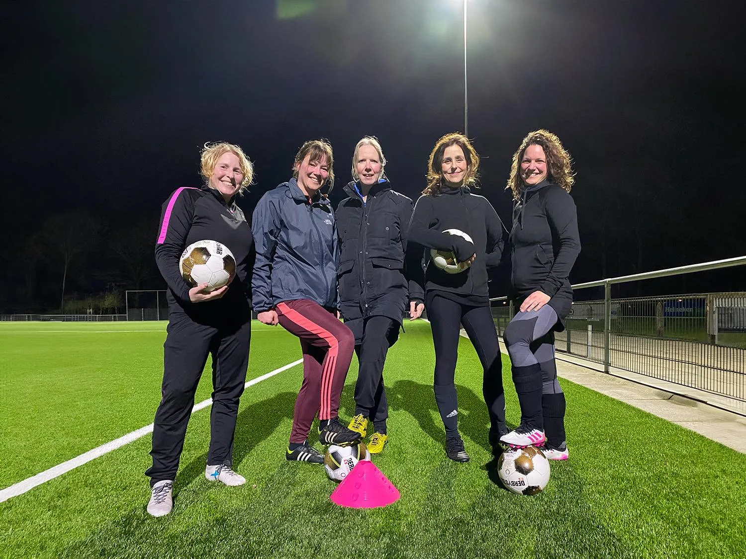 de wijk voetbaldames