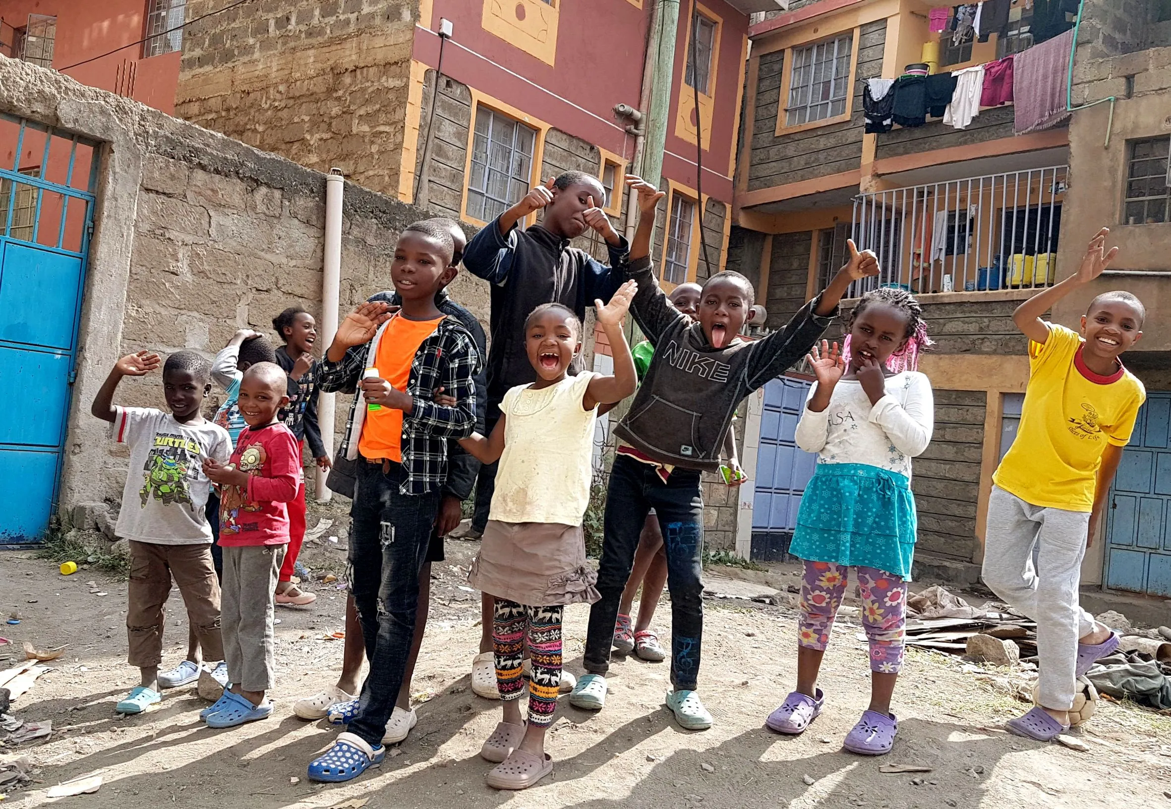 manna stichting lachende ams kids