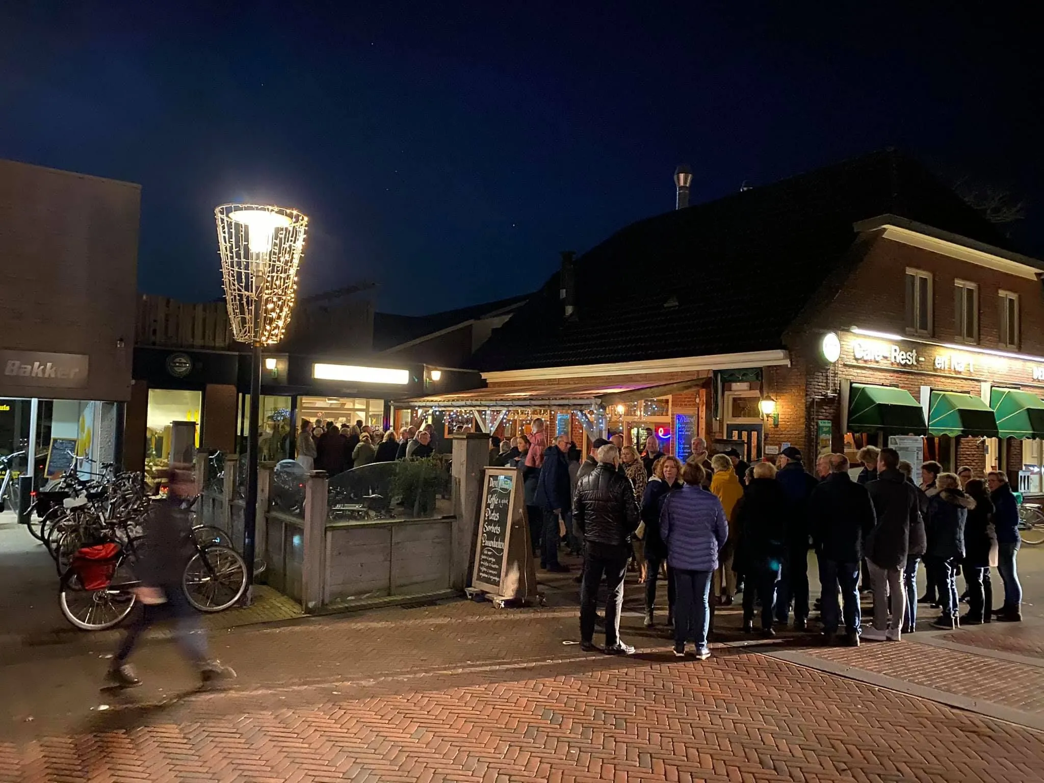 mina koes voorverkoop1