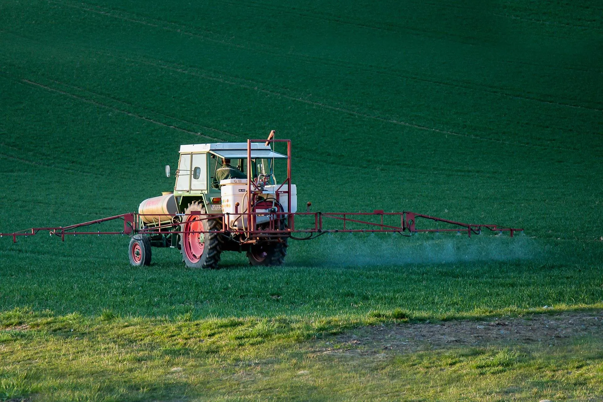pixabay th g pesticide 4089881 1920