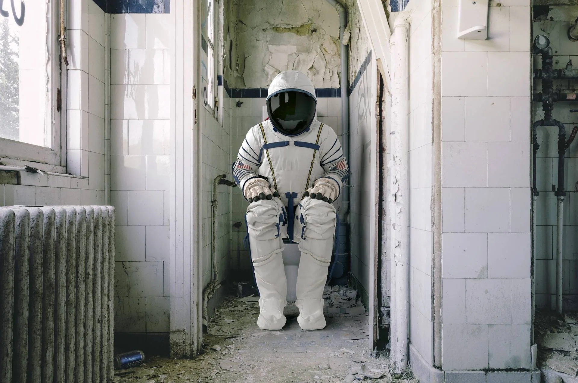 pixbay thomas malyska astronaut g5a5a5e042 1920