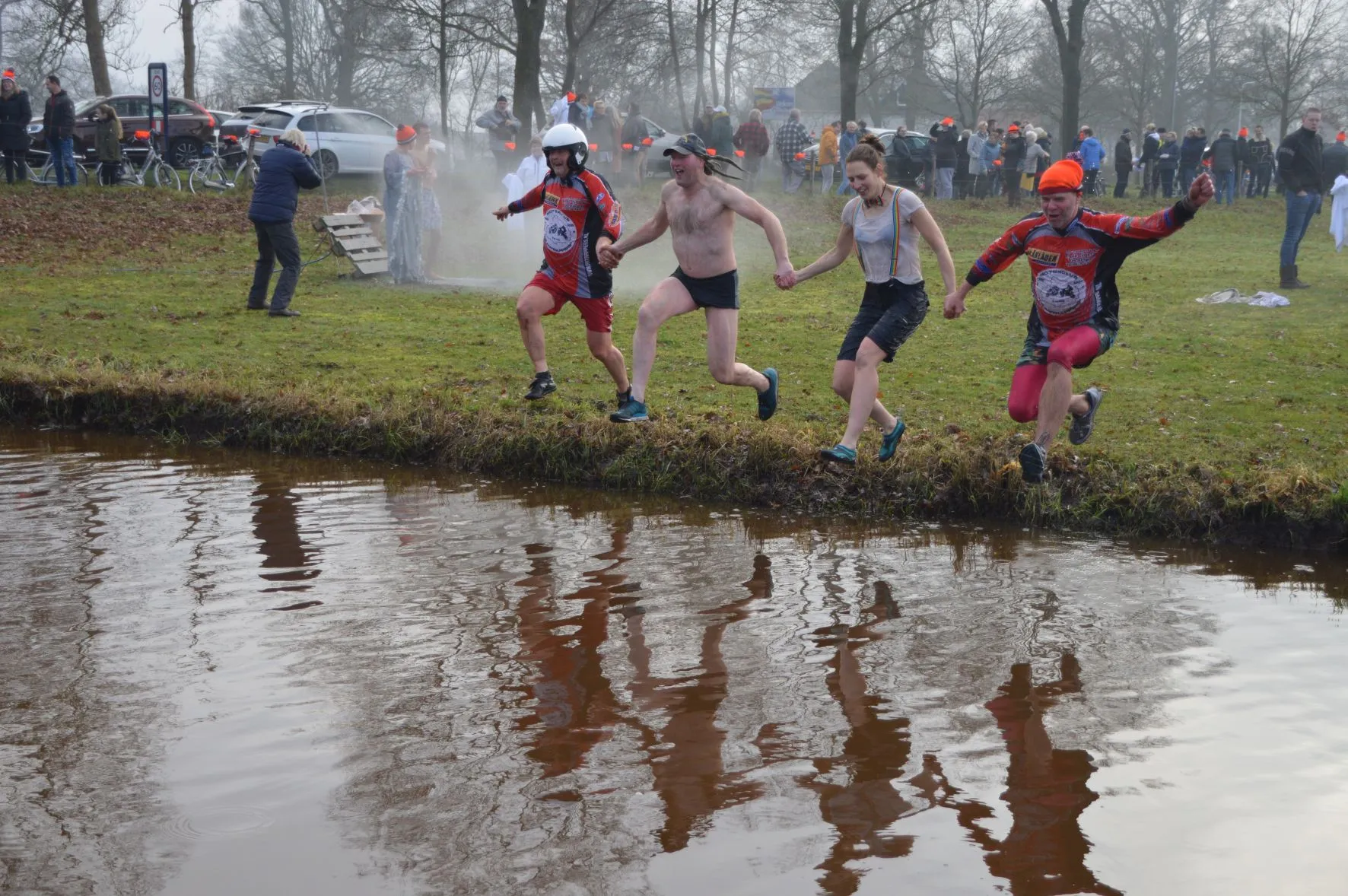 pn01012020 nieuwjaarsduik de wijk42
