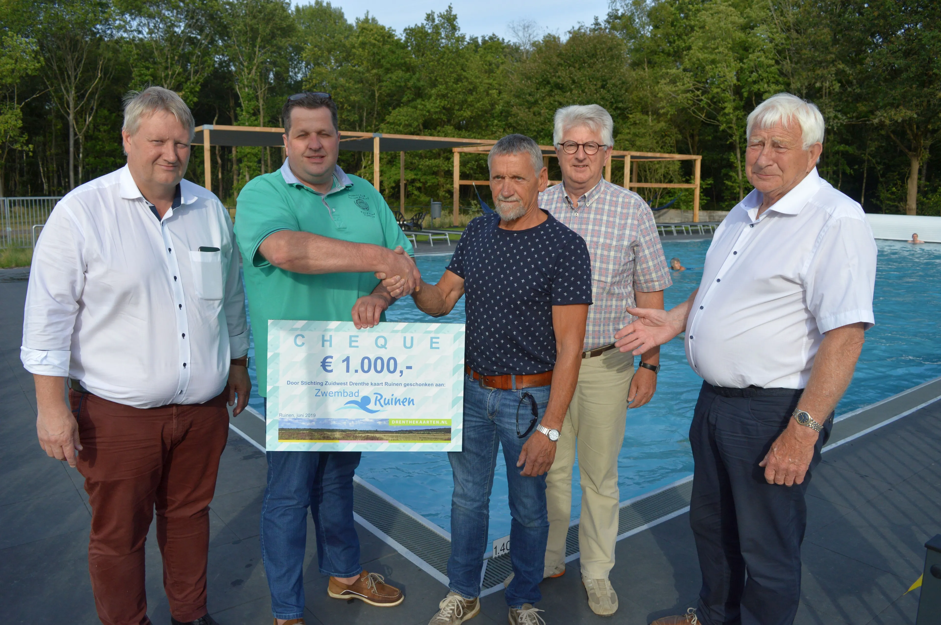 pn04072019 cheque zwembad ruinen1