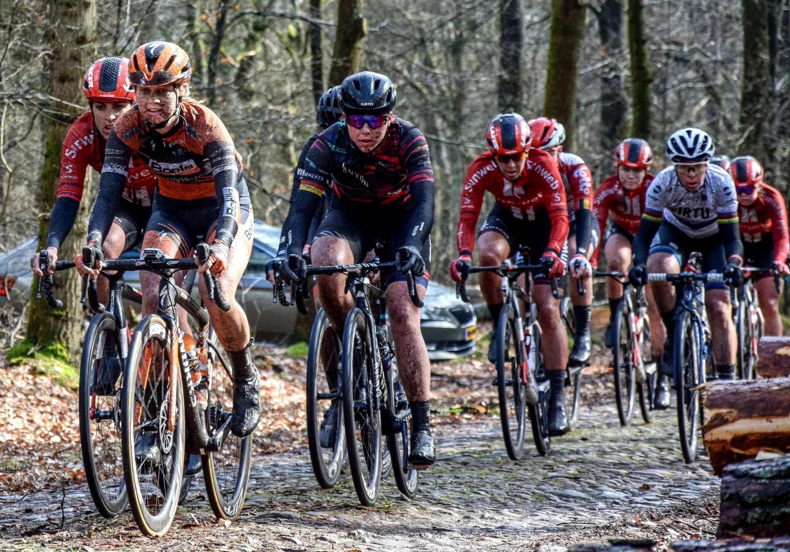 ronde van drenthe foto strijd op de drentse keien 2019 foto harm van alst scaled