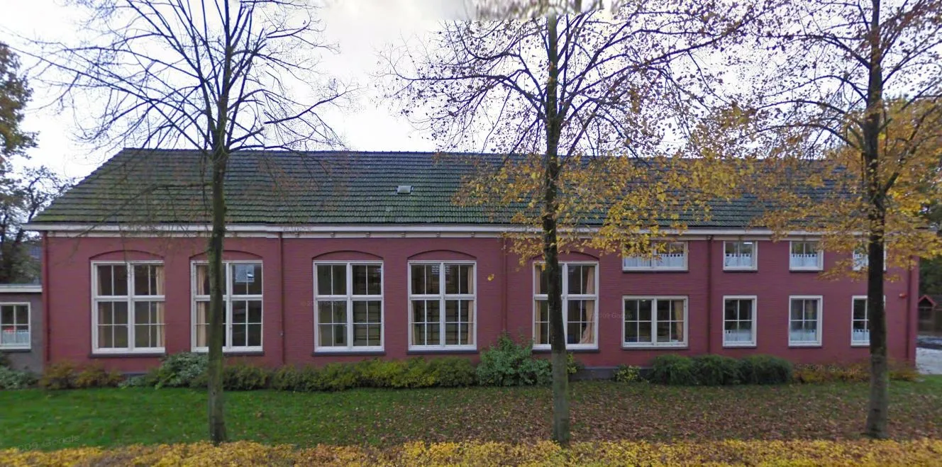 school voor de verbouwing