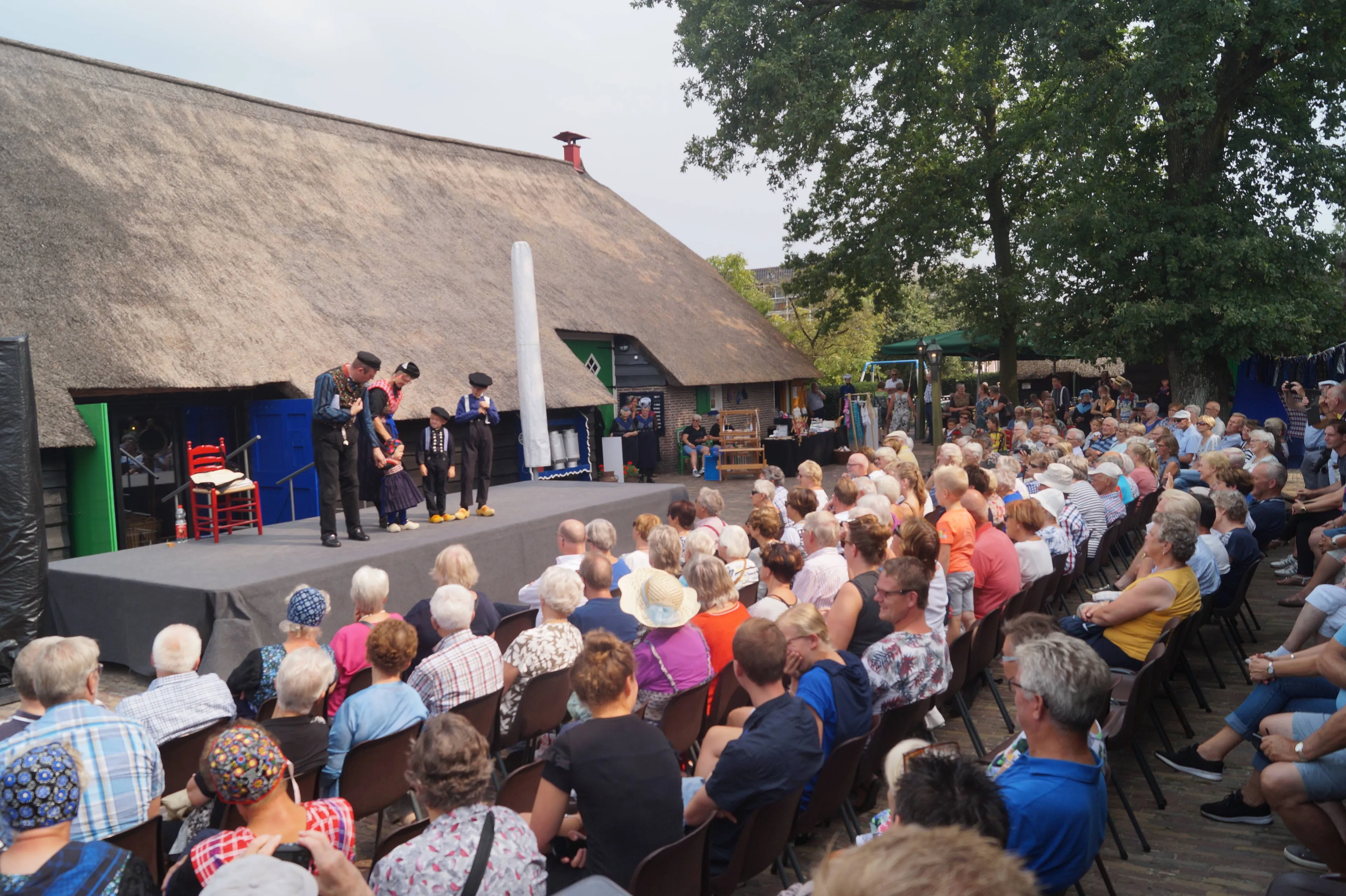 sta klederdrachtshows2 1