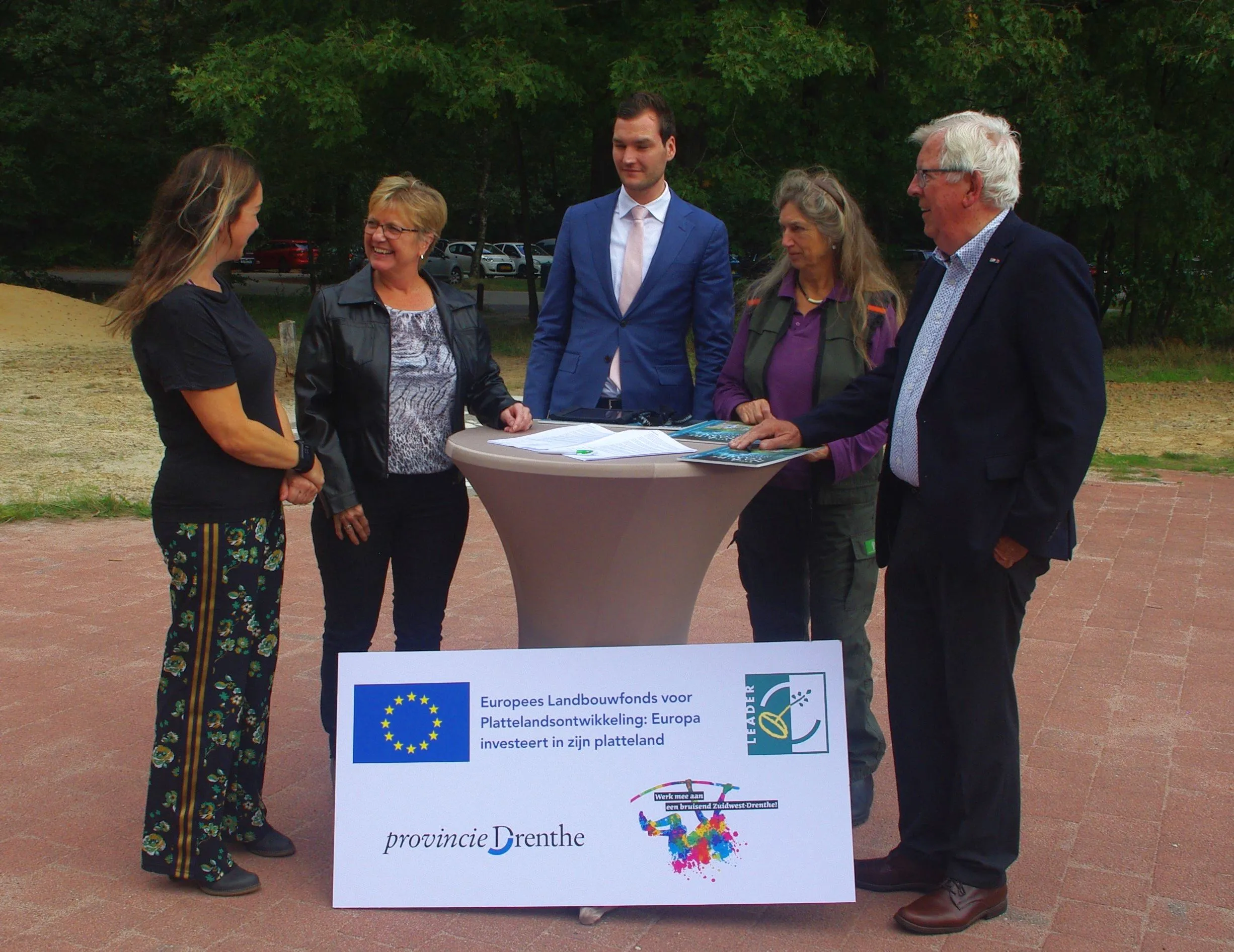 tekenen contract bouw nature game drenthe
