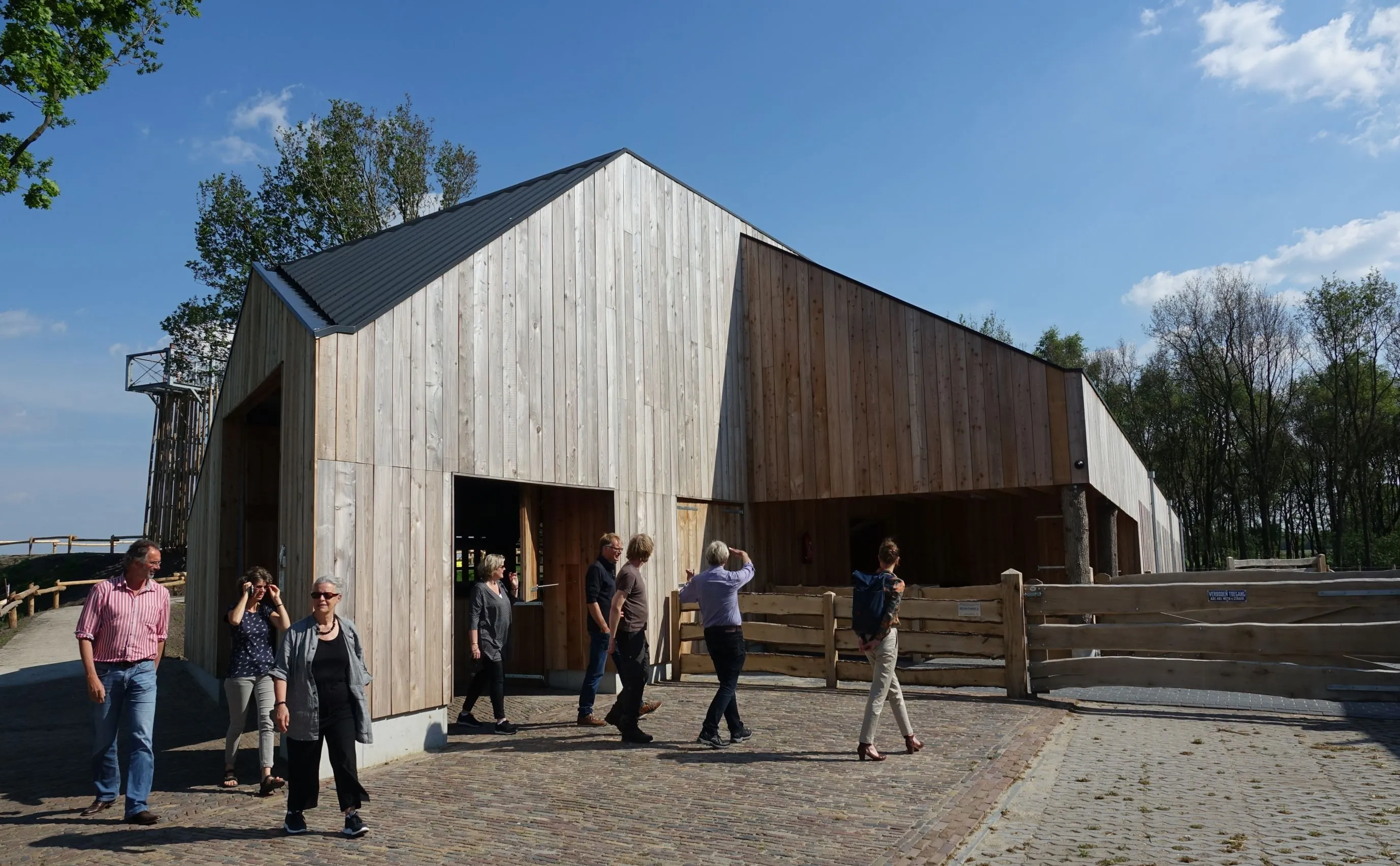 werkgroep harry de vroome op locatiebezoek bij de uiteindelijke winnaar hdv penning 2018 foto frans beune