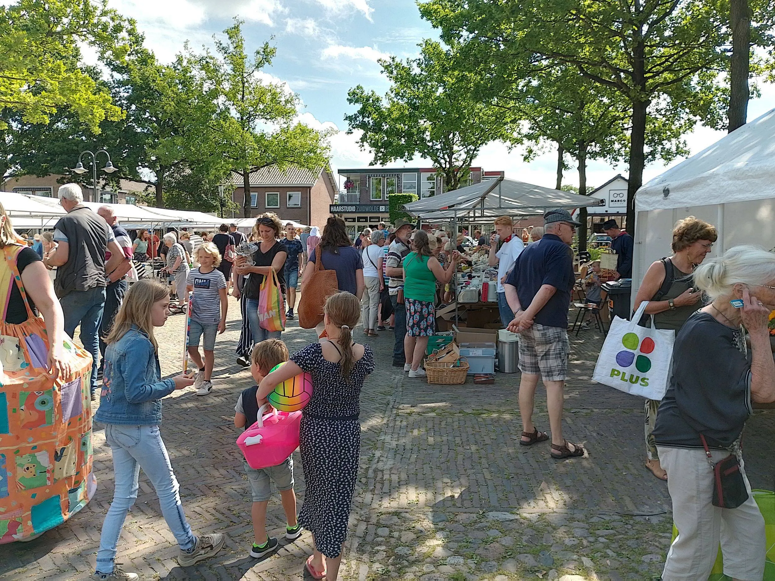 zuidwolde rommelmarkt zuidwolde juni 2022 nr 5 foto teun van ommen