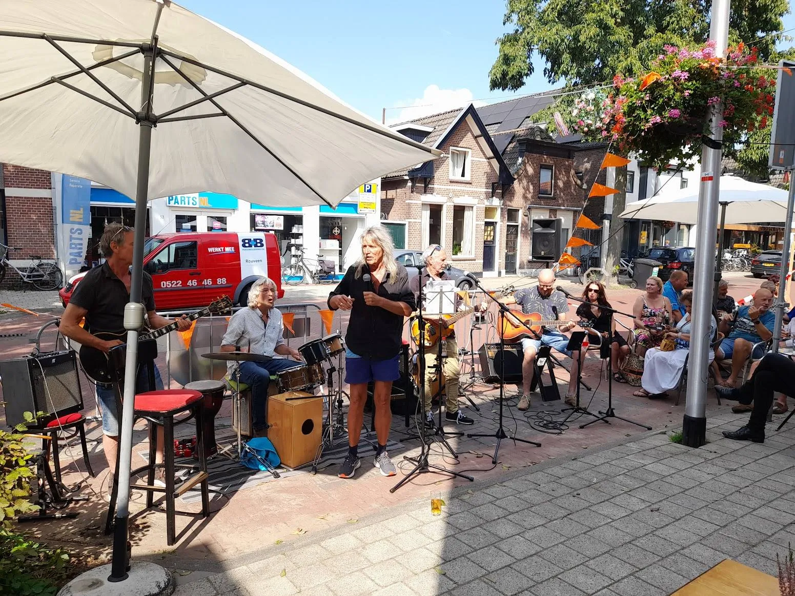 Meppel DMD buiten podium Woldstraat