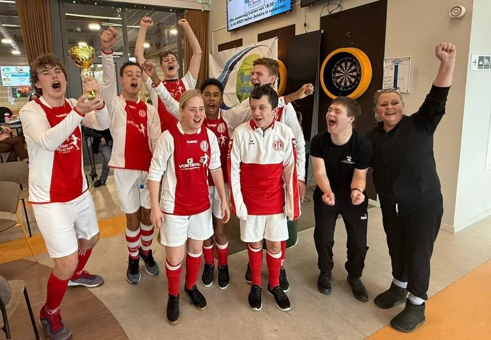 Ruinerwold G -voetnballers winnen