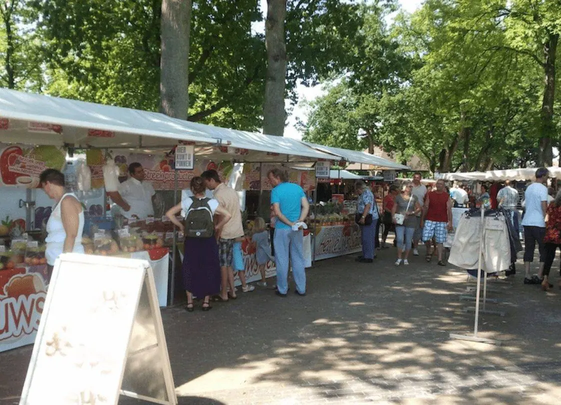 Vleddermarkt Lesturgeonplein