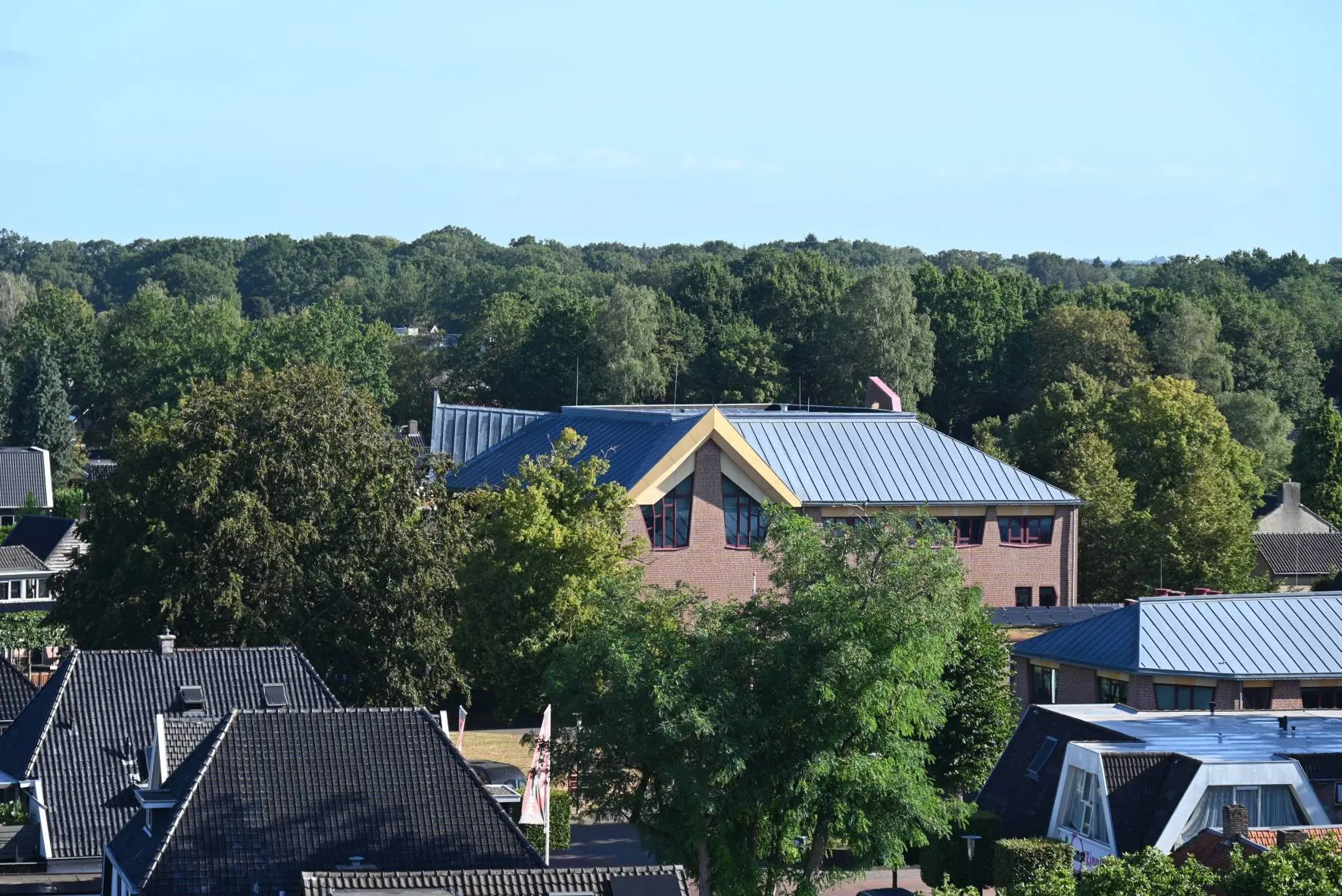 pn11082026 Zuidwolde zicht op gemeentehuis