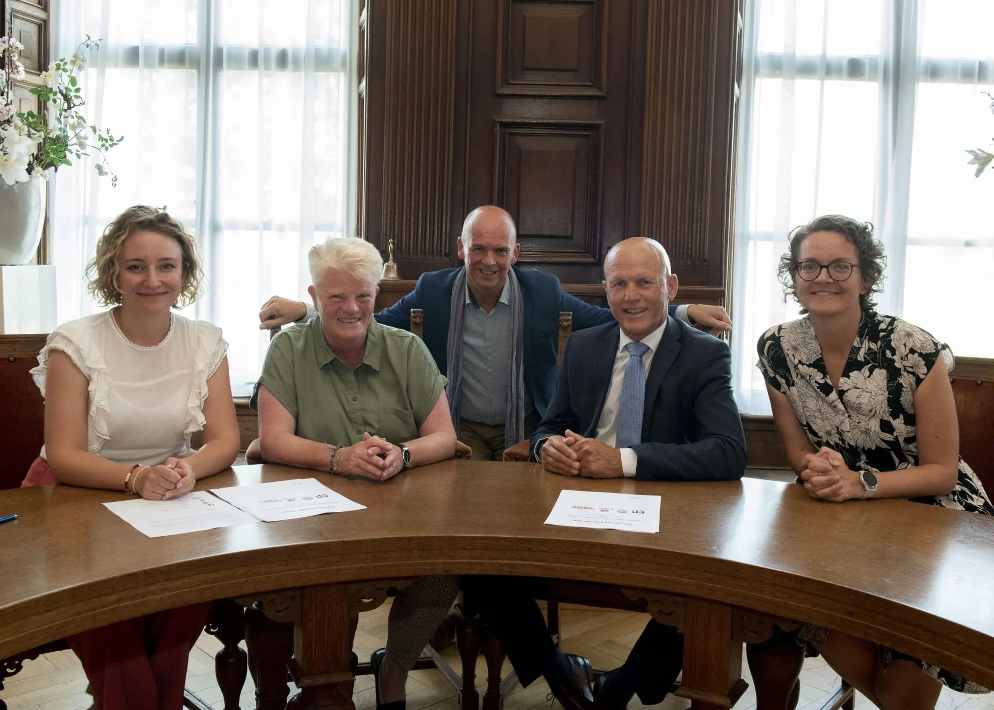 fractievoorzitters ondertekenen coalitieakkoord scaled 1