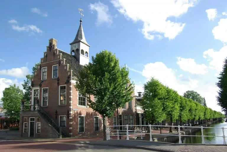 raadhuis met luts 768x514 1