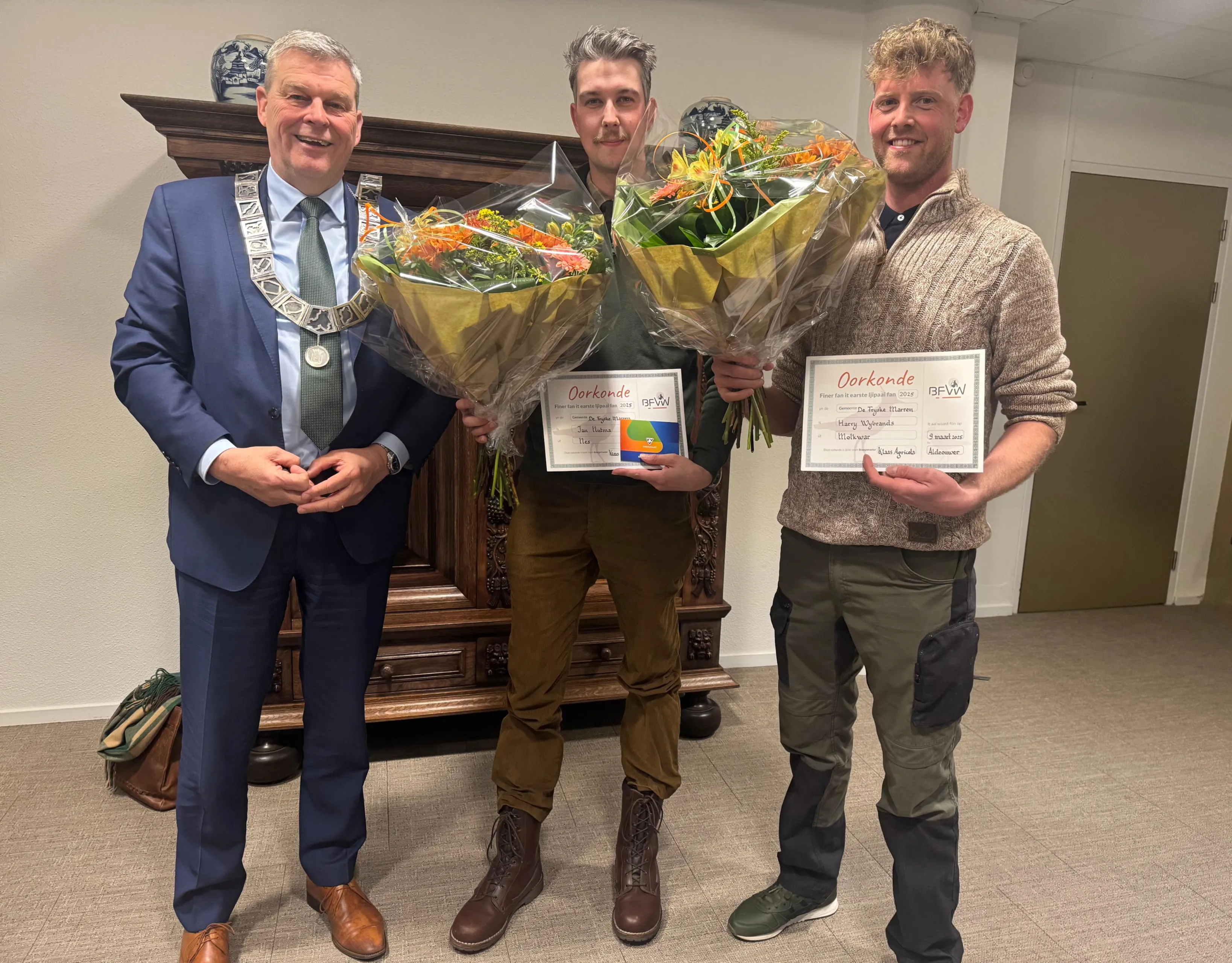 2025 03 010 sdb foto parseberjocht twa finers fan it earste ljipaai de fryske marren