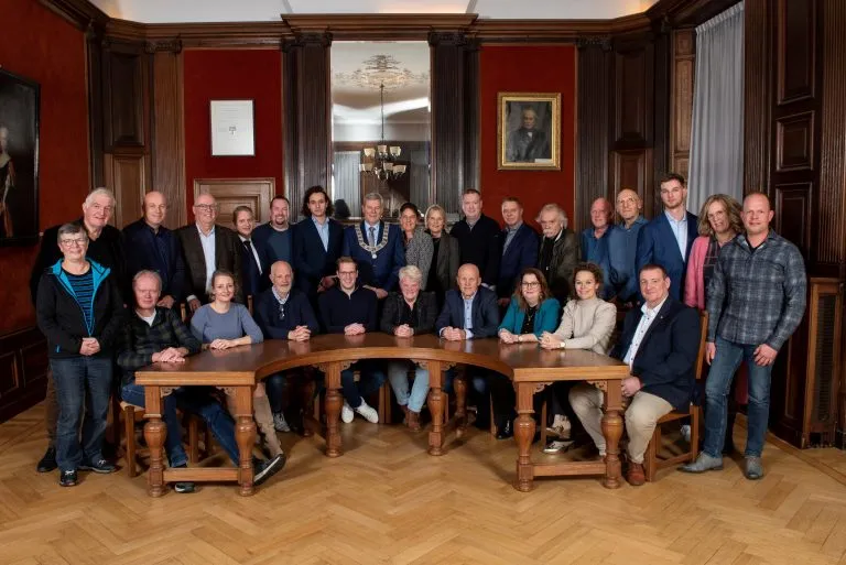 groepsfoto raad 2024 768x513