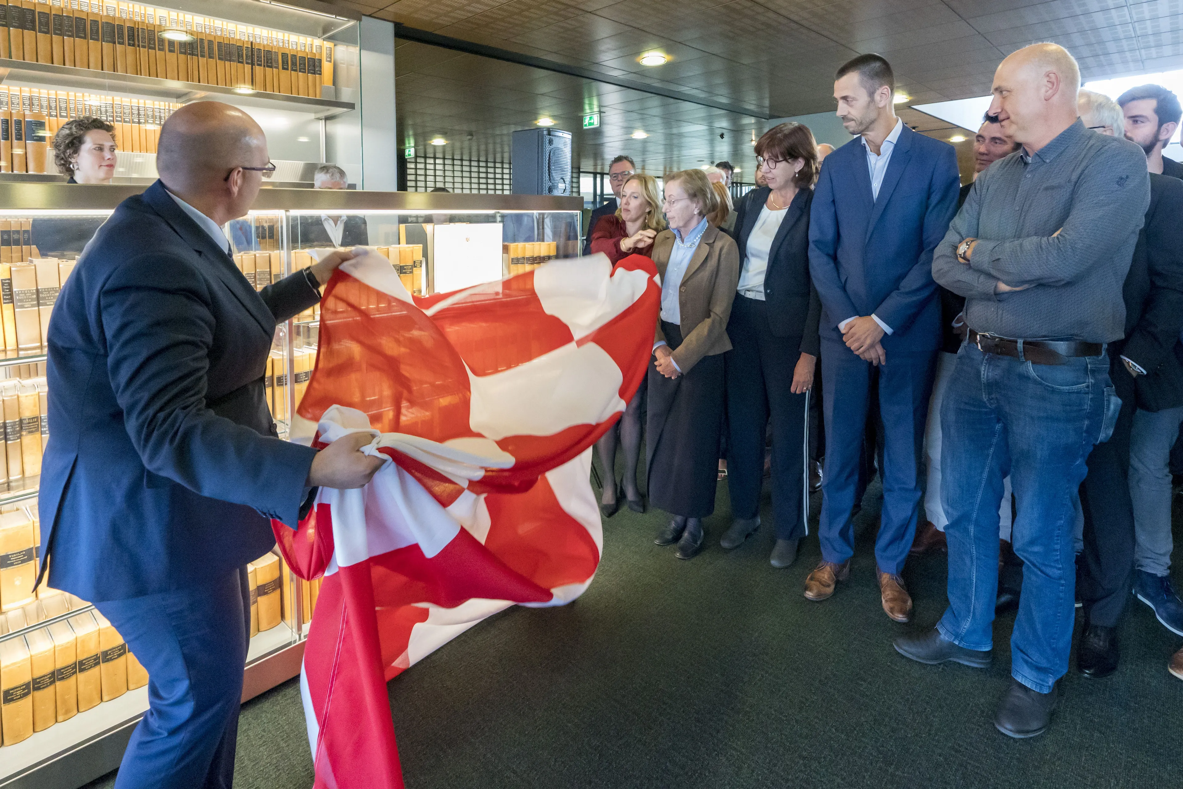 1775 e38a9cca4de27beddc4160754162106a