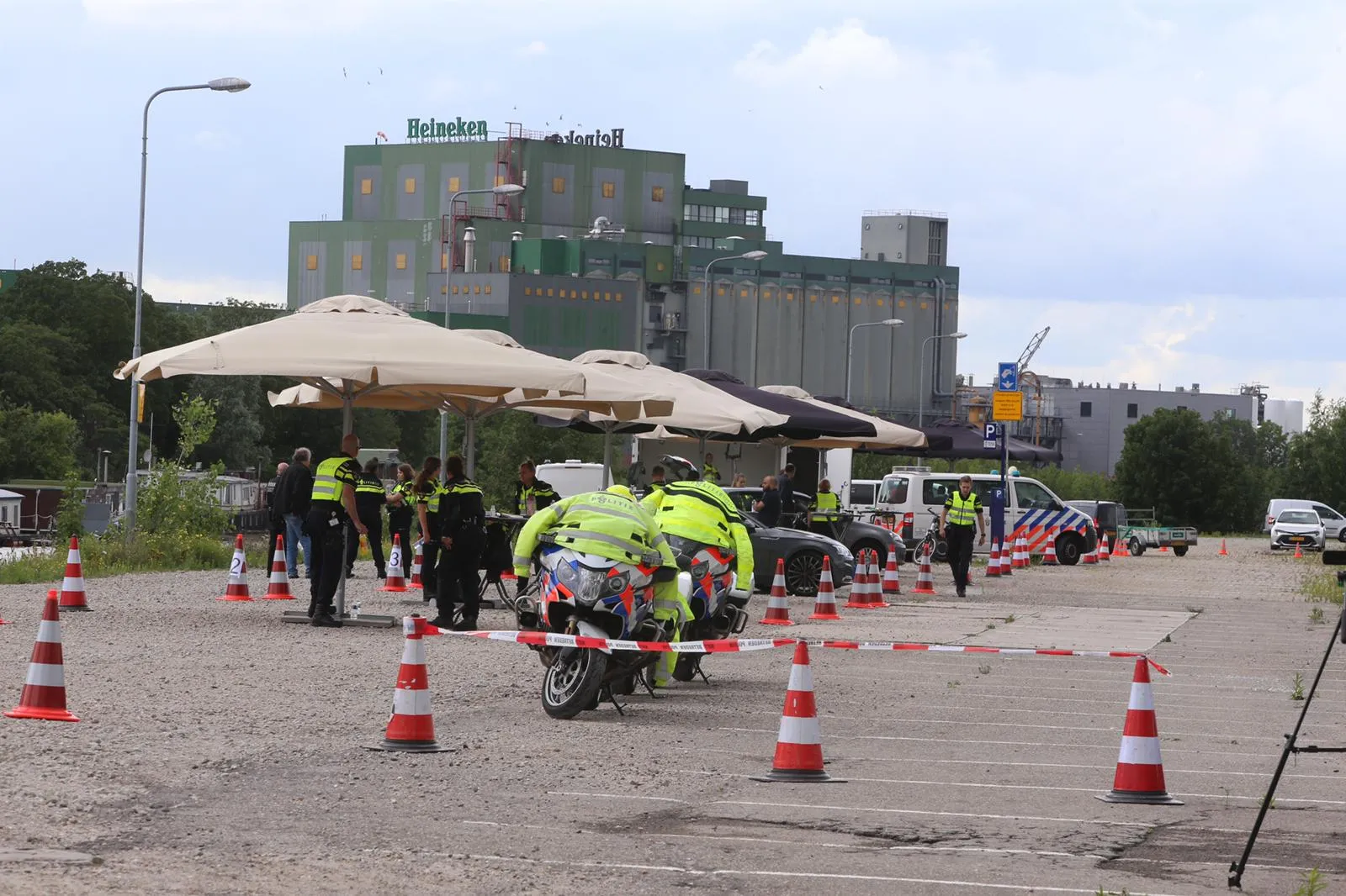 53b98eae 793a 4876 ad81 9c11e5218d2e 1