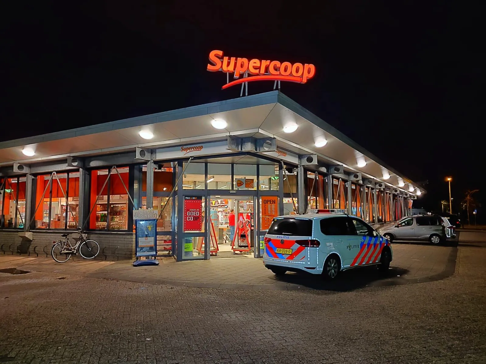 6e564fad dbda 4d4e 9383 7a6836812217