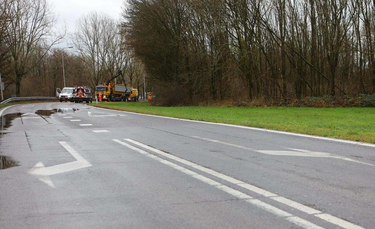 afritten a59 den bosch afgesloten door omgevallen bomen 1
