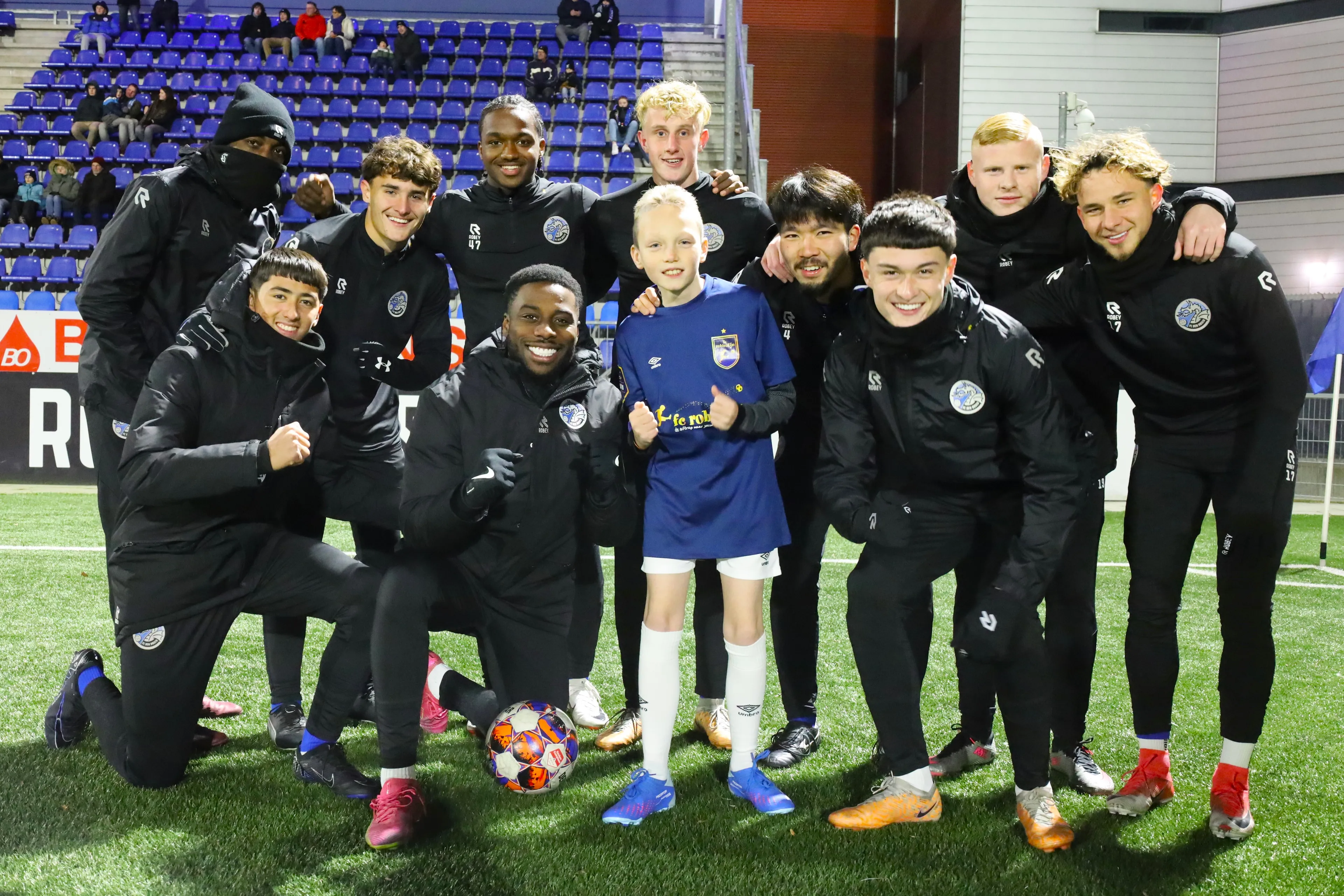 fcdb j ajax 0252 jpg