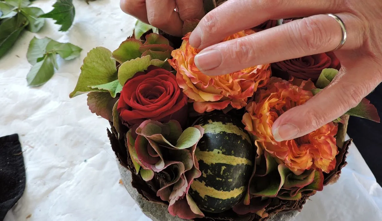 flower arranging 2668449 1280