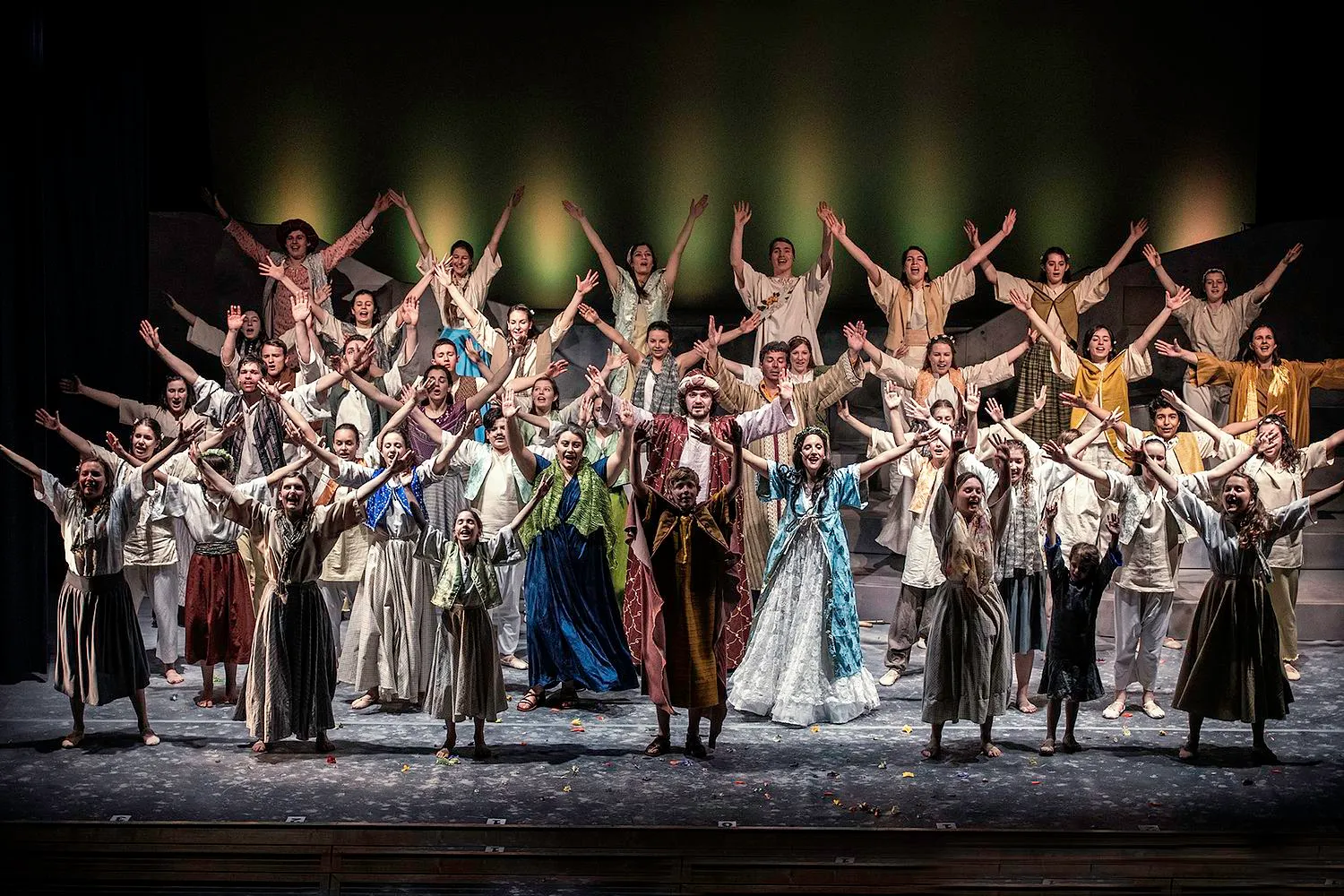 ieder zingt en danst bij de grote finale