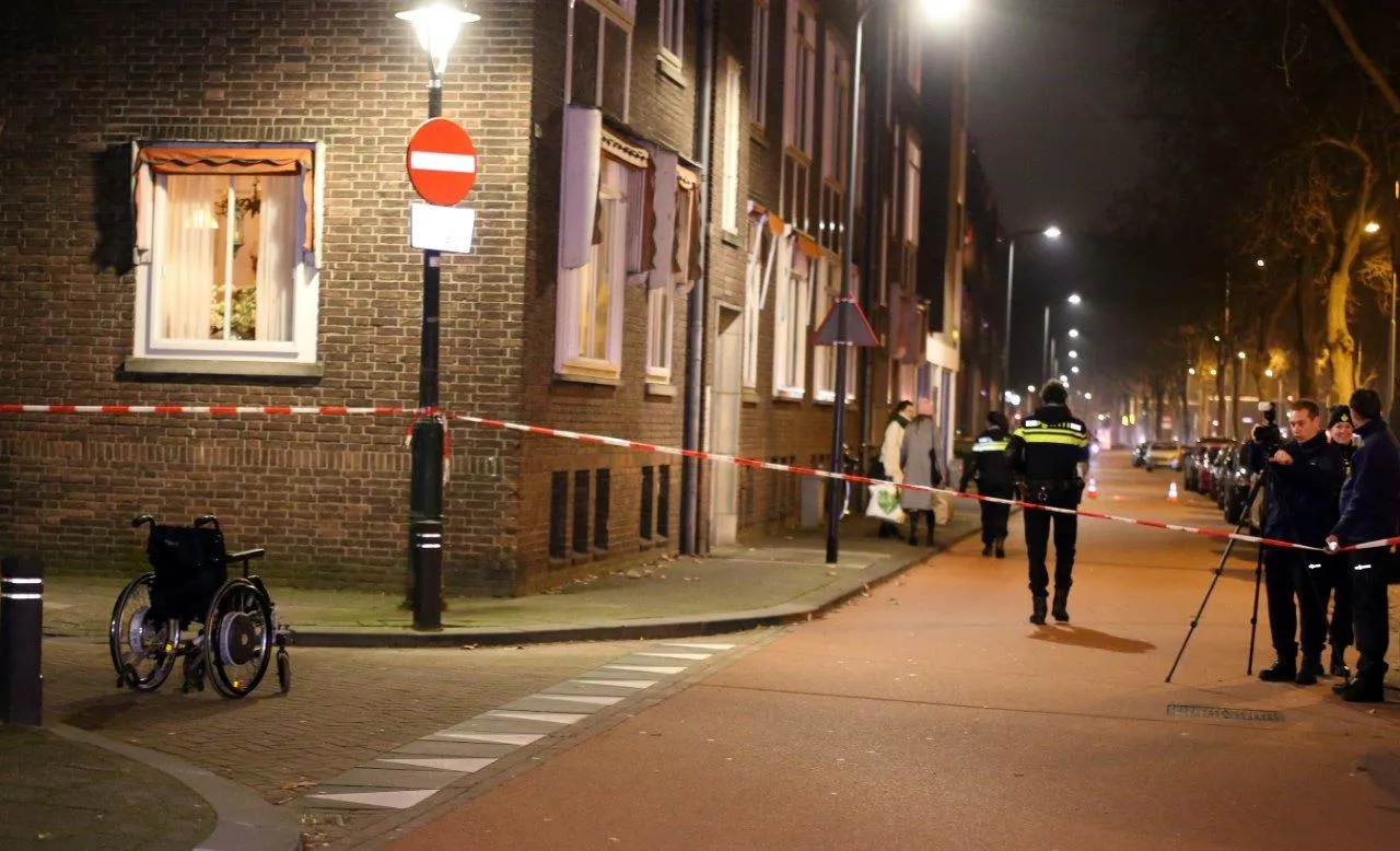 vrouw in rolstoel gewond bij straatroof 5