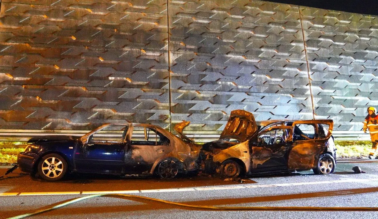 2024 12 02 meesters multi media fotos twee voertuigen in brand na ongeval a2 rosmalen2