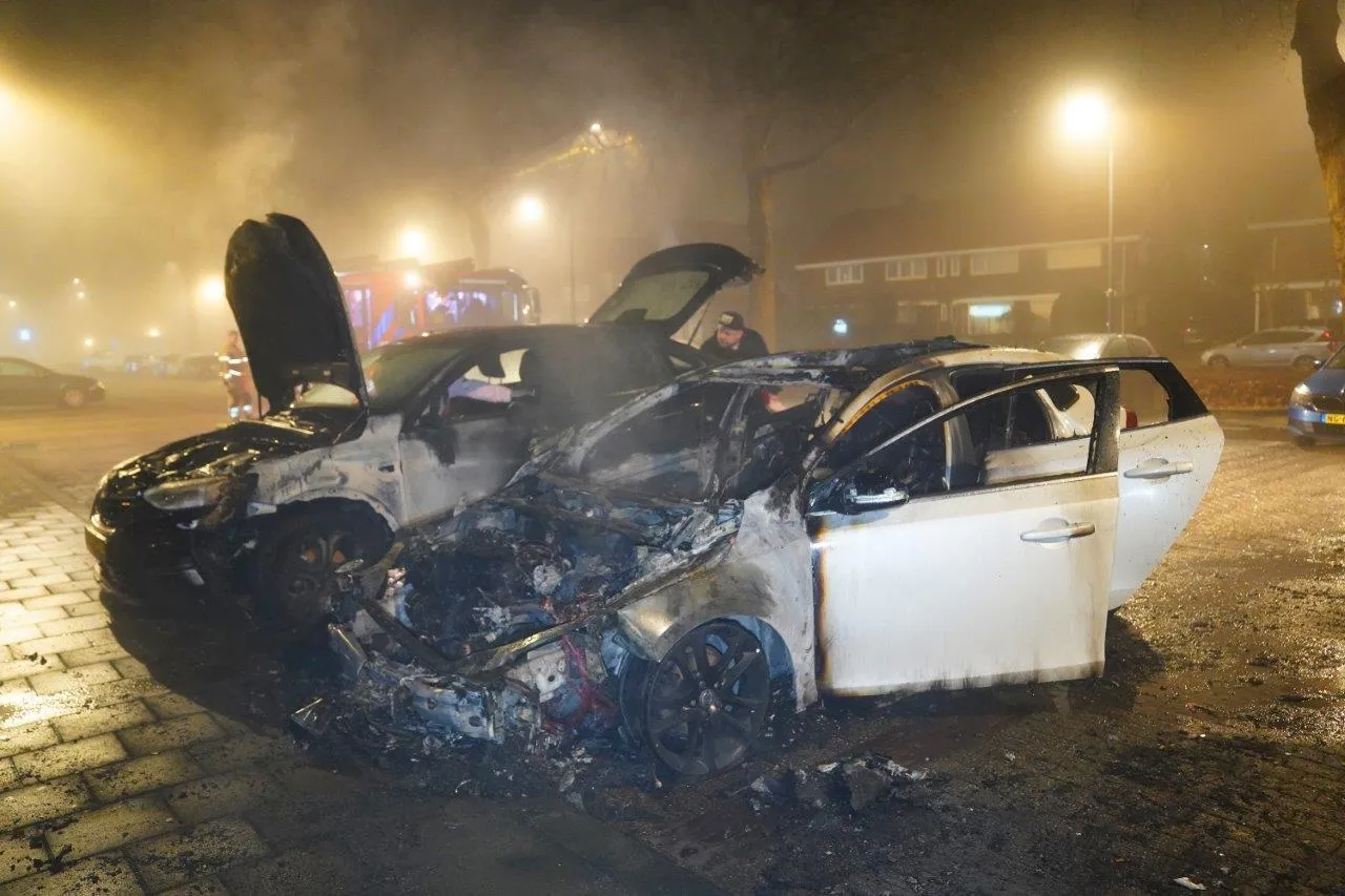 2024 12 27 meesters multi media fotos twee autos uitgebrand oude vlijmenseweg den bosch1