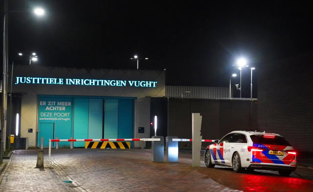 2924 12 23 meesters multi media fotos verdachte drones boven pi vught lunettnelaan vught4