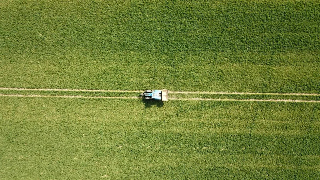 tractor 7140716 1280