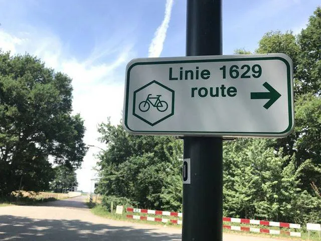 bordlinie1629 den bosch