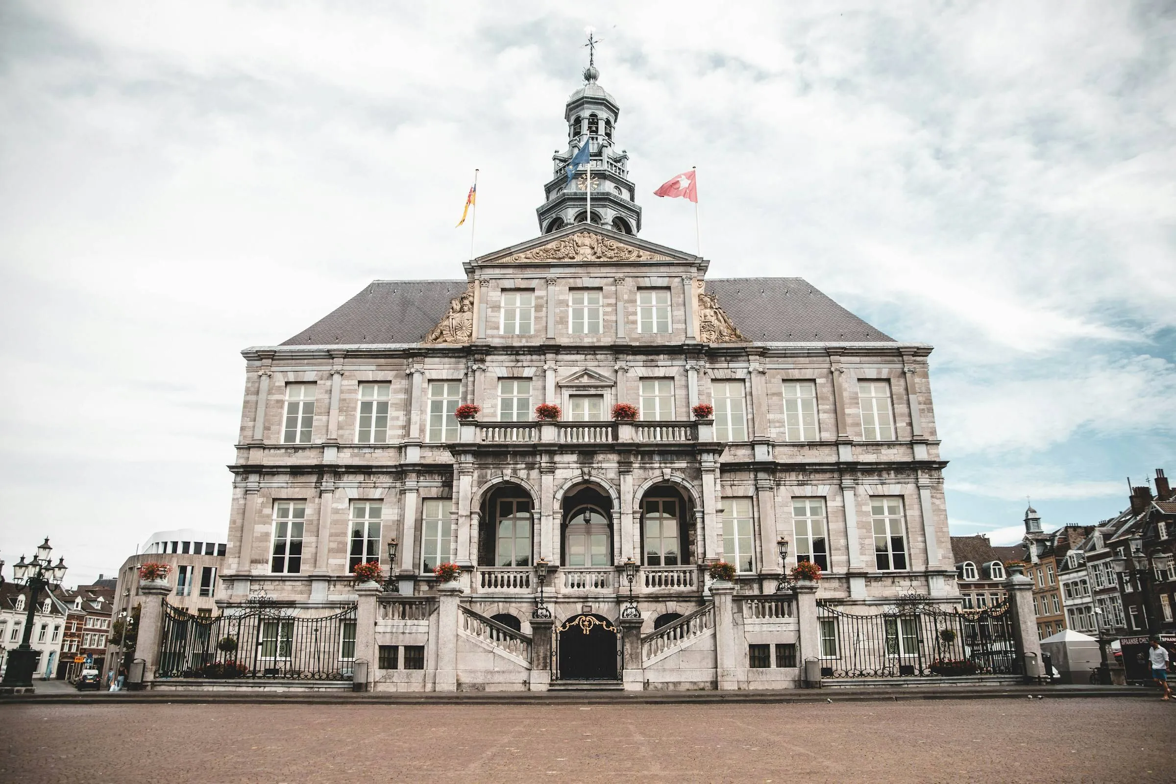 maastricht melvin bertelkamp via unsplash