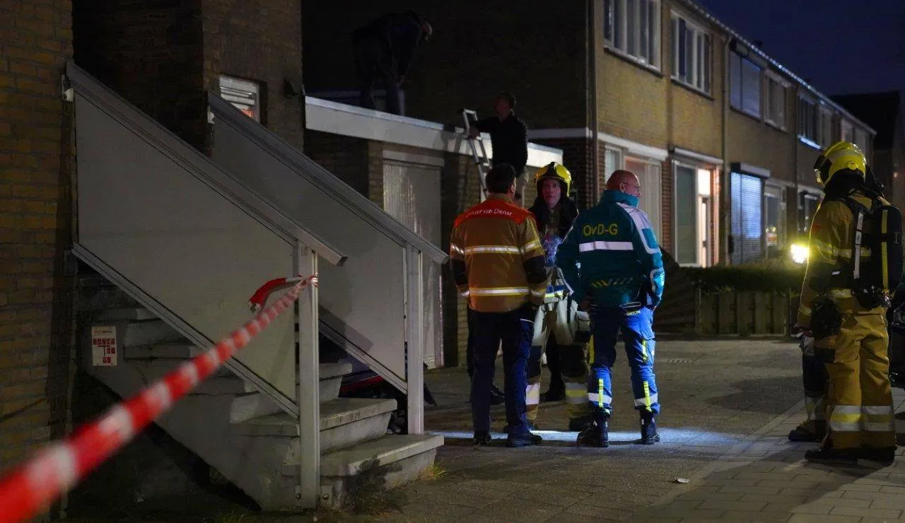 2025 03 20 meesters multi media fotos verward persoon op balkon echternachtstraat den bosch3